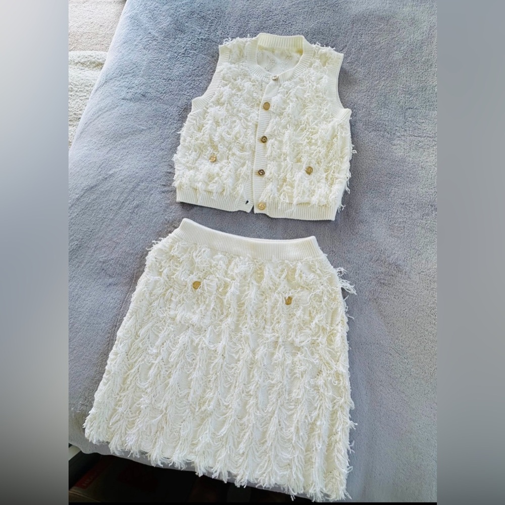 Beautiful Ivory White Top Vest and Skirt Set Size M